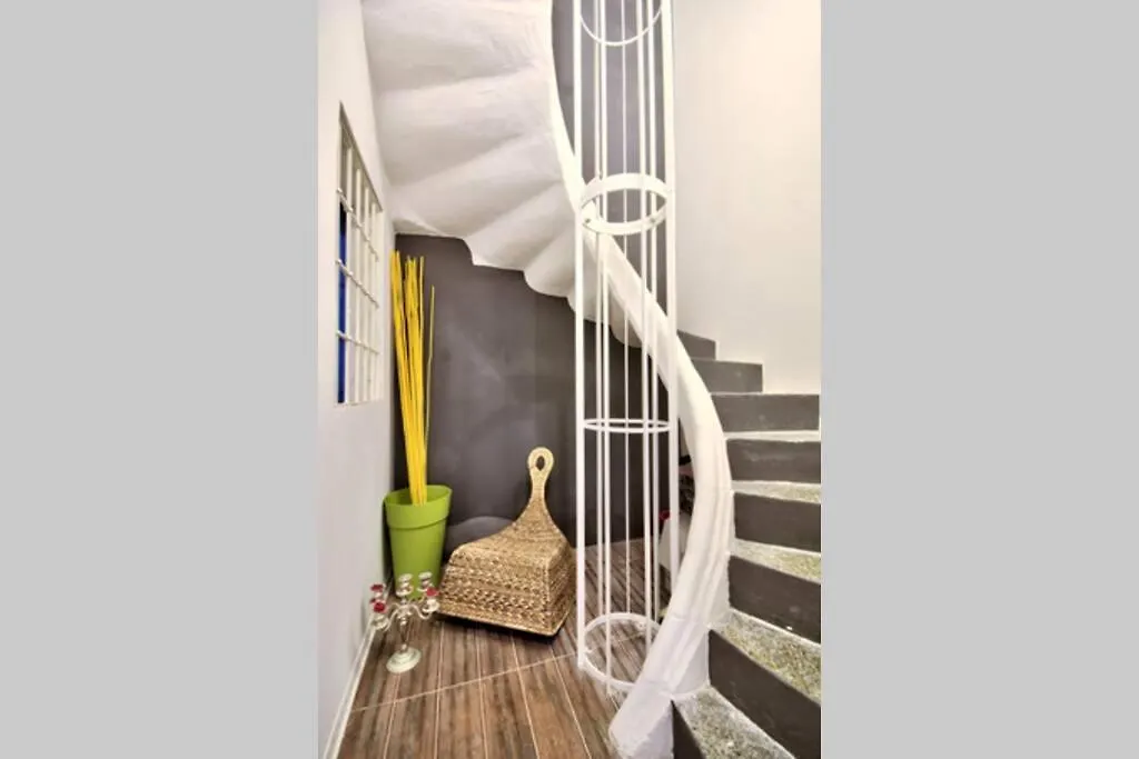 Valletta Art Penthouse With Seaview